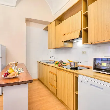 Апартаменти Goccia Di Mare 50m From The Sea - Happy Алассіо